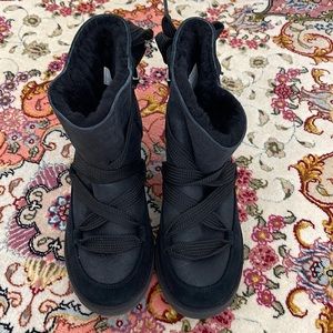 Women NWOT Black UGG Wedge Booties Suede Sherpa Lining Size 7.5 Winter Boots